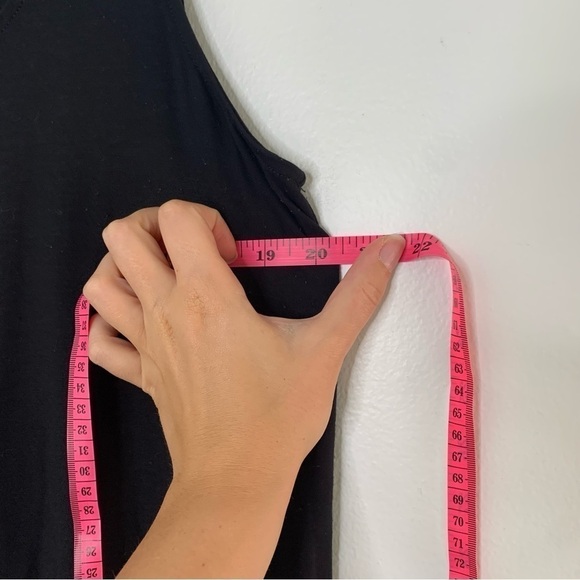 Eileen Fisher black asymmetrical hem sleeveless top - Picture 4 of 7